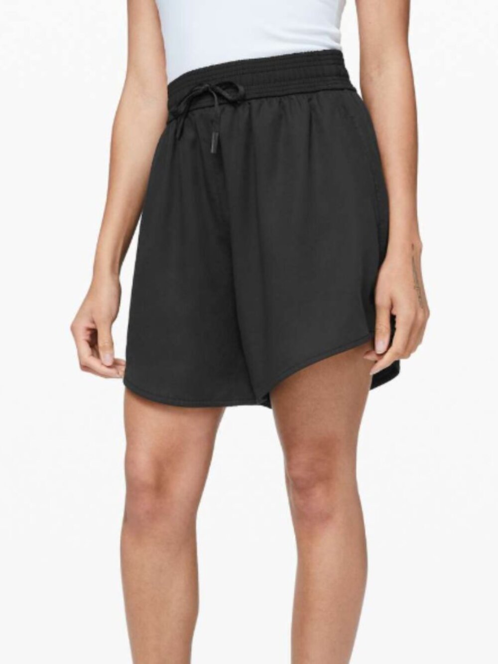 Lululemon Feeling Femme Short 5" - Black Long Shorts Activewear Soft Tencel 4 - Picture 6 of 7